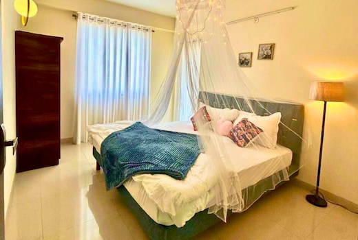 Cayetana Private Jacuzzi Apartment with Balcony