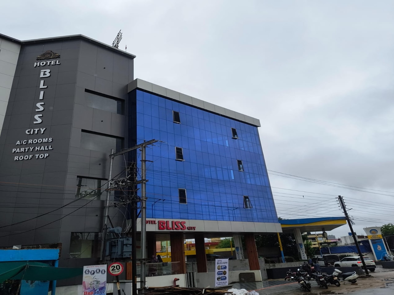 Hotel Bliss City Near ISBT Raipur - Tap to explore photos