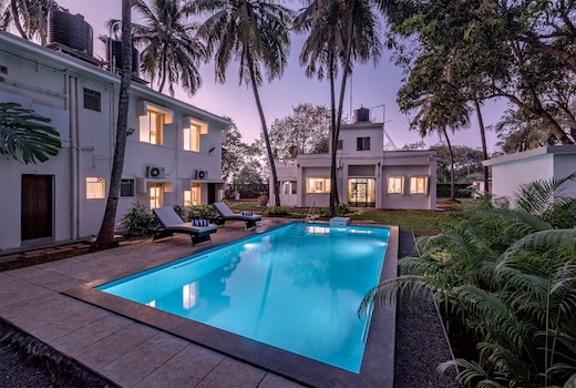 SaffronStays Gaia Pool villa