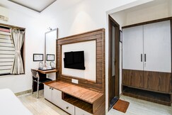Hotel O R JOHNSON, Kolkata