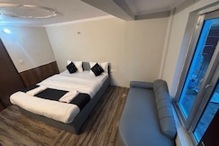 Hotel Chandra Aditya, Nainital