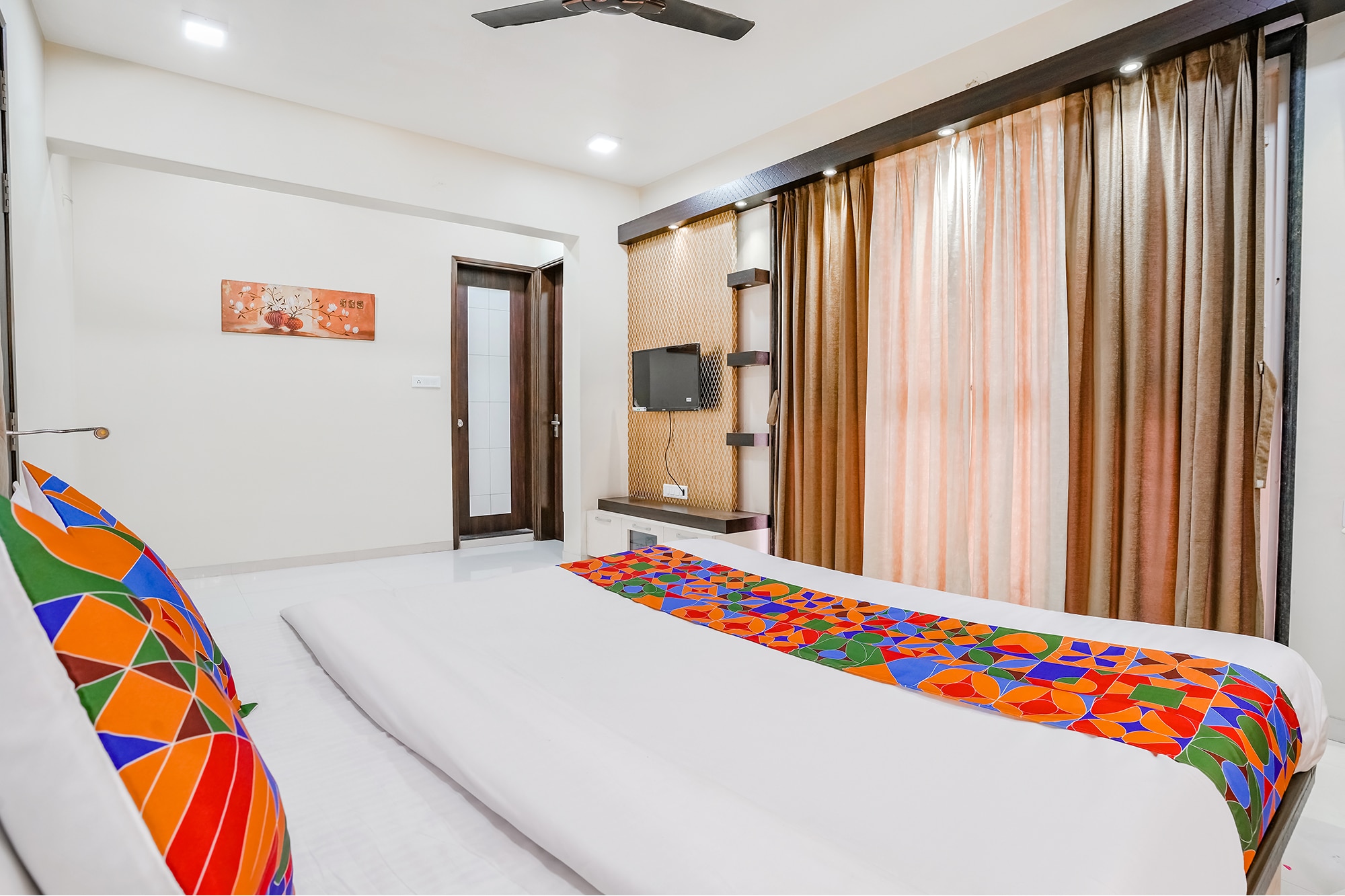 FabHotel Rudra Residency - Nr. Medicover hospital - Tap to explore photos