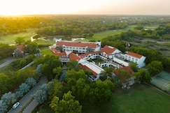 Club Mahindra Kensville Golf Resort, Bavla