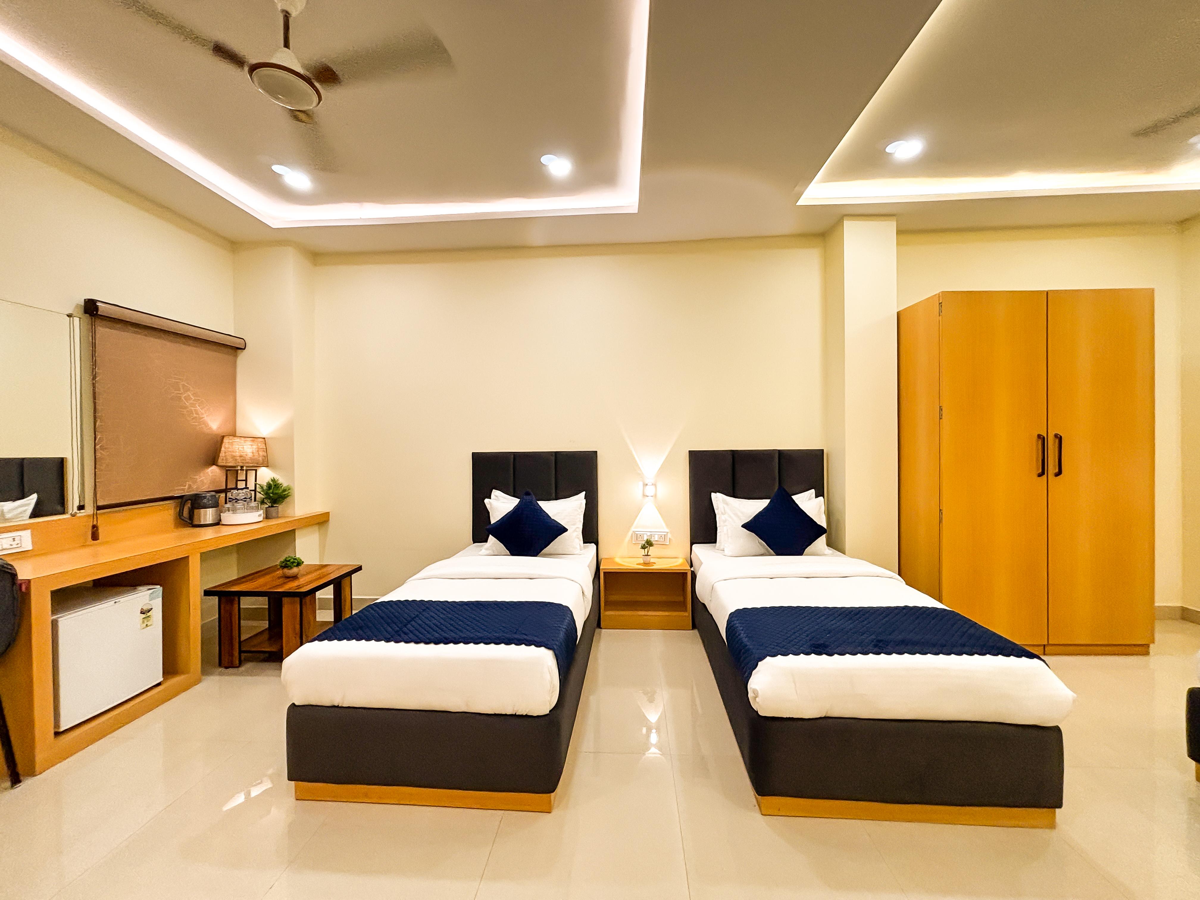 Hotel Manas Inn - Tap to explore photos