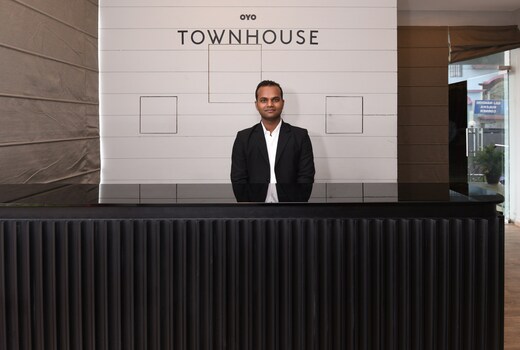 Super Townhouse Function Inn Near Chaudhary Charan Singh International Airport