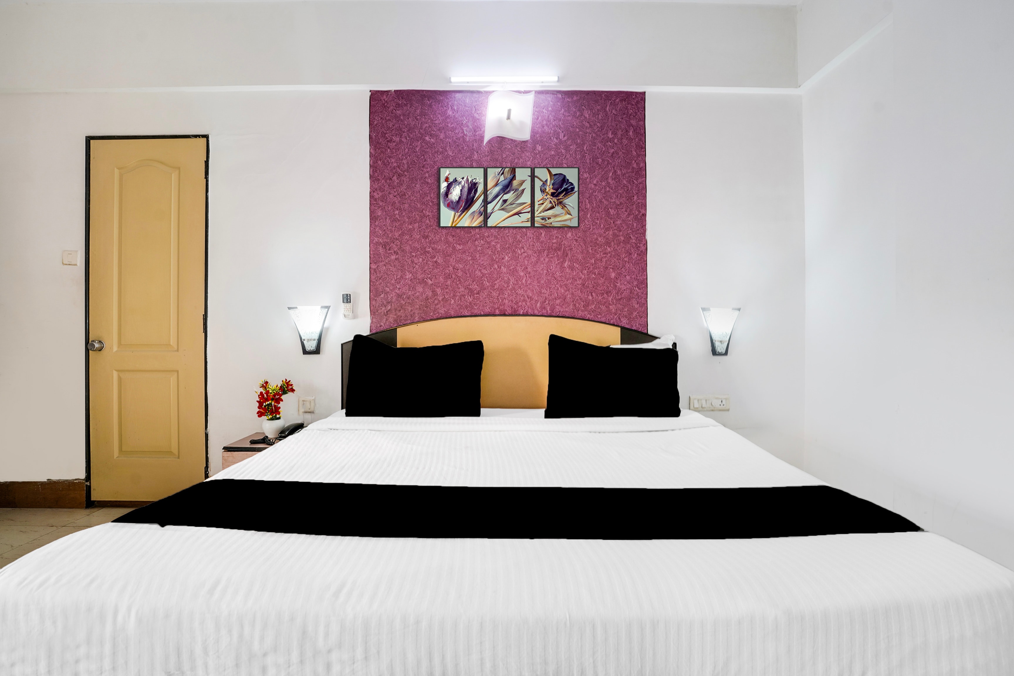 Super Townhouse Margao Near Railway Station Formerly Hotel Tanish - Tap to explore photos