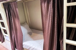 New Rest Inn AC Dormitory, Mumbai