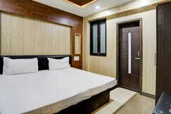 Hotel O HCN, Khanna