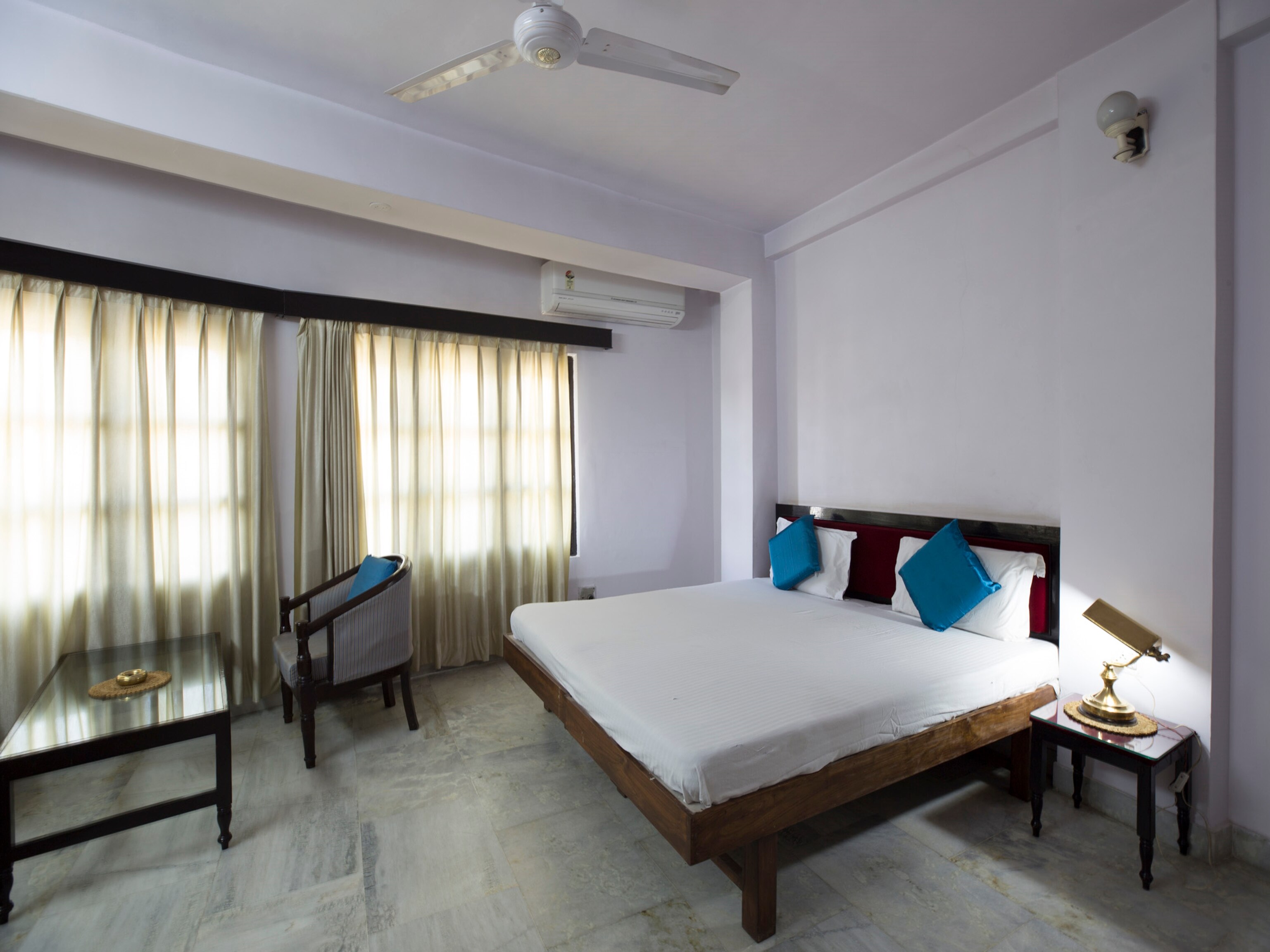 Mewar Inn - Tap to explore photos