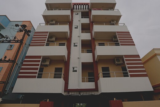 Super OYO 17276 The Maple Tree Hotels