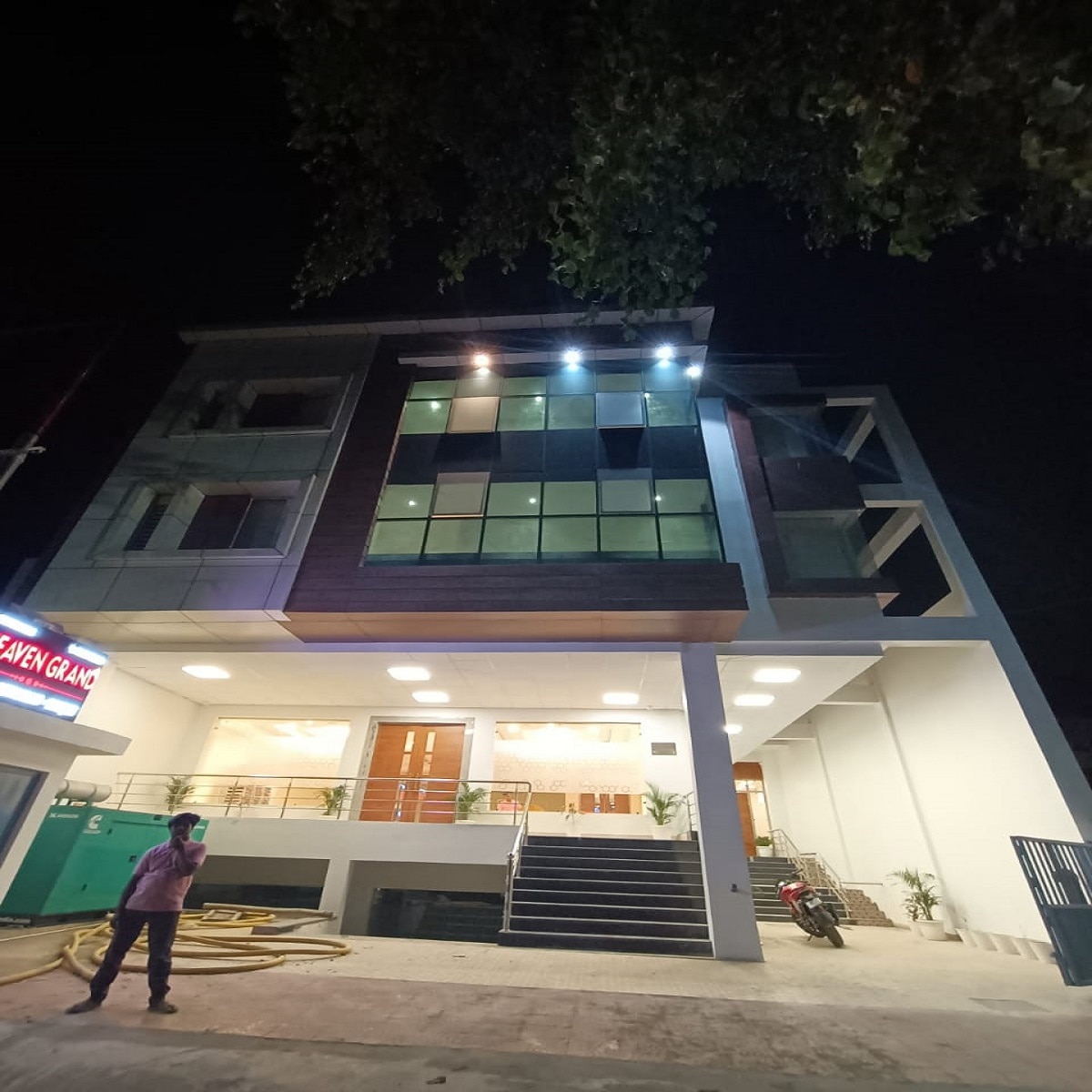 Hotel Heaven Grand, Lucknow - Tap to explore photos
