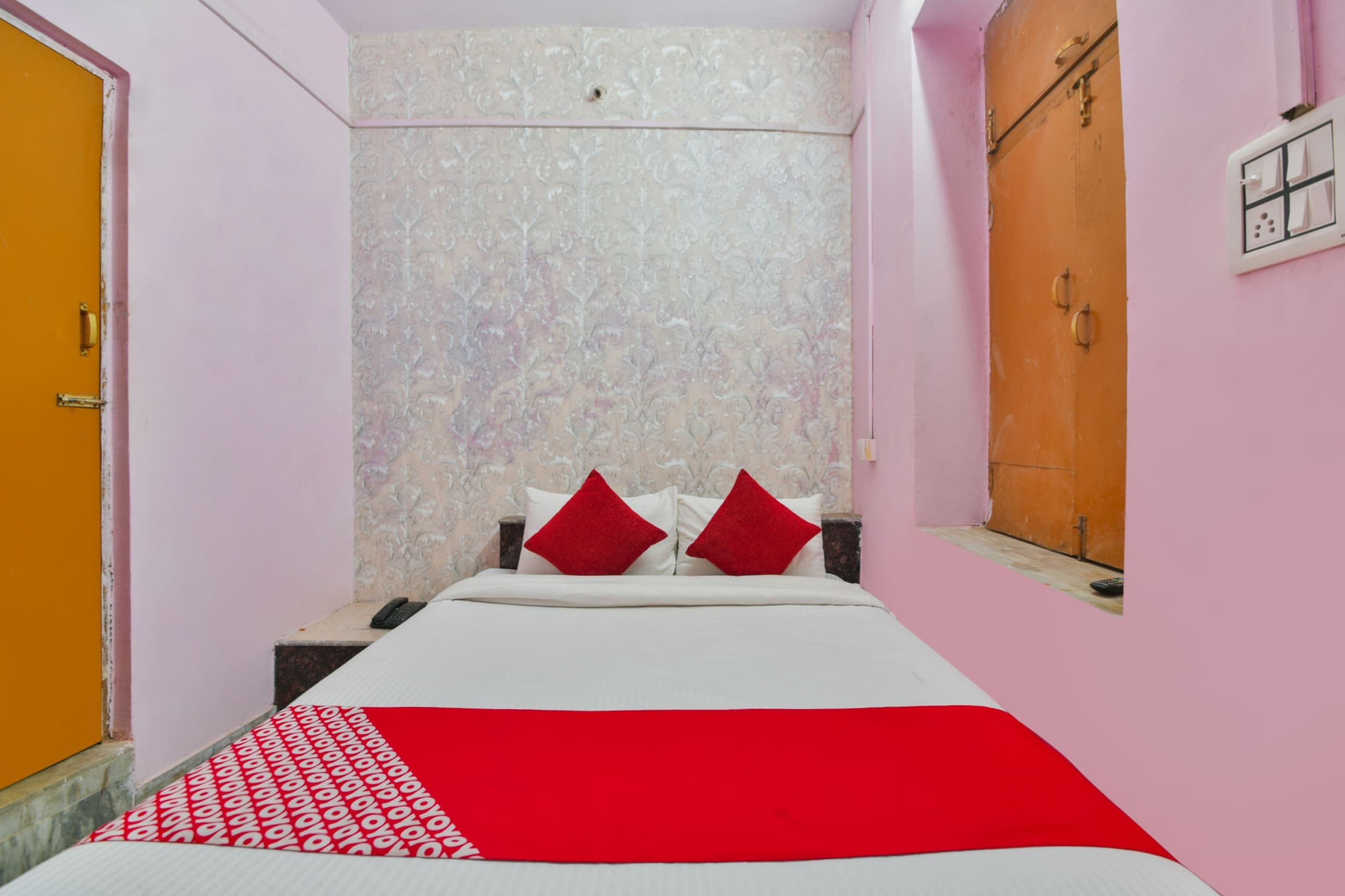 OYO Hotel Radhika Palace - Tap to explore photos