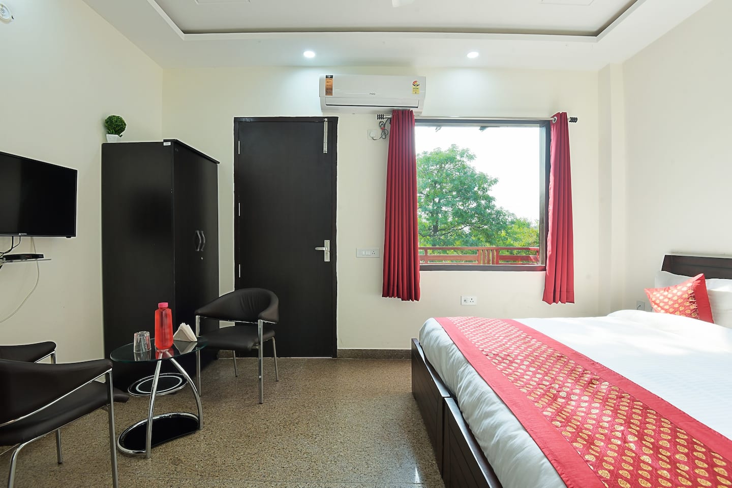 Stay at a calm hotel - Tap to explore photos