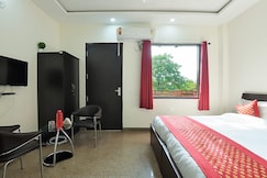 Stay at a calm hotel, Greater Noida