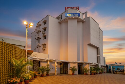 FabHotel Amaltas