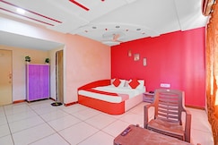 POP 83994B Hotel Velvet, Rajkot