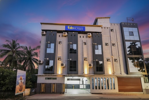 FabHotel Star Light B