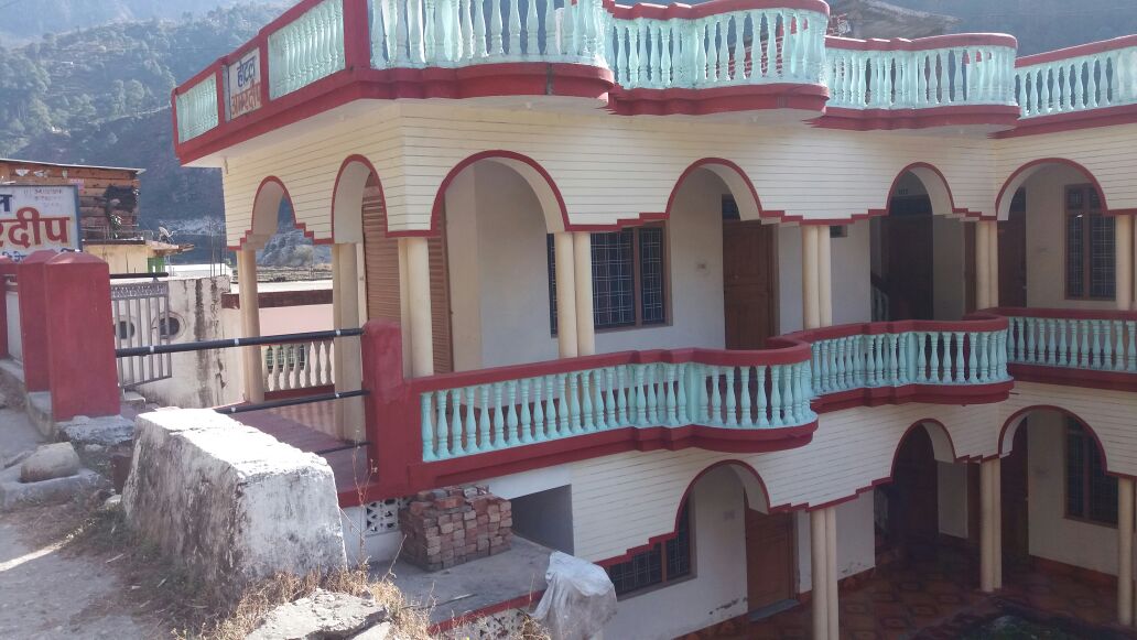 Hotel Amardeep - Tap to explore photos