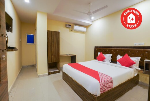 Oyo 63371 R Square Stay Hyderabad Hotel Price Address Reviews