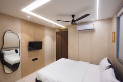 Nirrtul Sapphire Studio Apt Cozy Quite, Surat