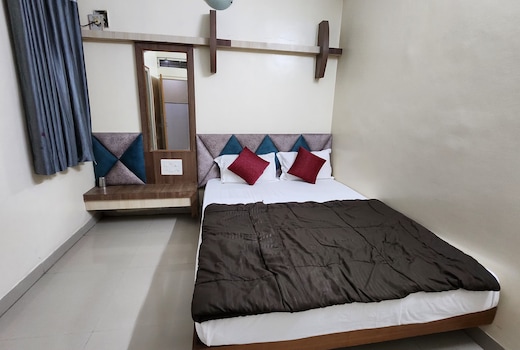HOTEL MADHAVA