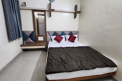 HOTEL MADHAVA, Shirdi