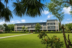 Malhaar Resorts, Gandhinagar