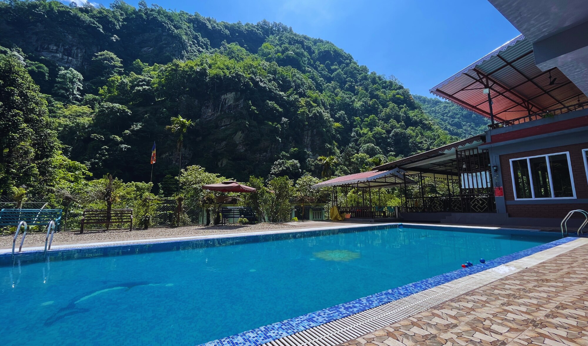 The Mandarine Retreat - Tap to explore photos