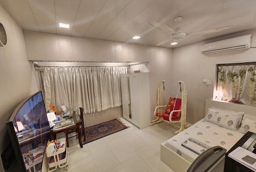 Studio White Window in Bandra West