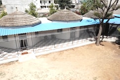 Shyam Luxurious Huts and Guest House, Reengus