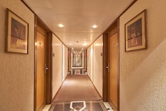 Hotel Retro, Ashoknagar