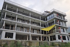 Crown Plaza Hotel and Cafe, Kasol