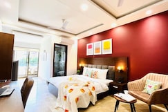 BluO Studio4 DLF CyberCity - Balcony, Gym TT, Lift, Gurgaon