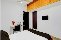 Hotel O Nettoor Junction Kochi Formerly Radhika Residency, Cochin