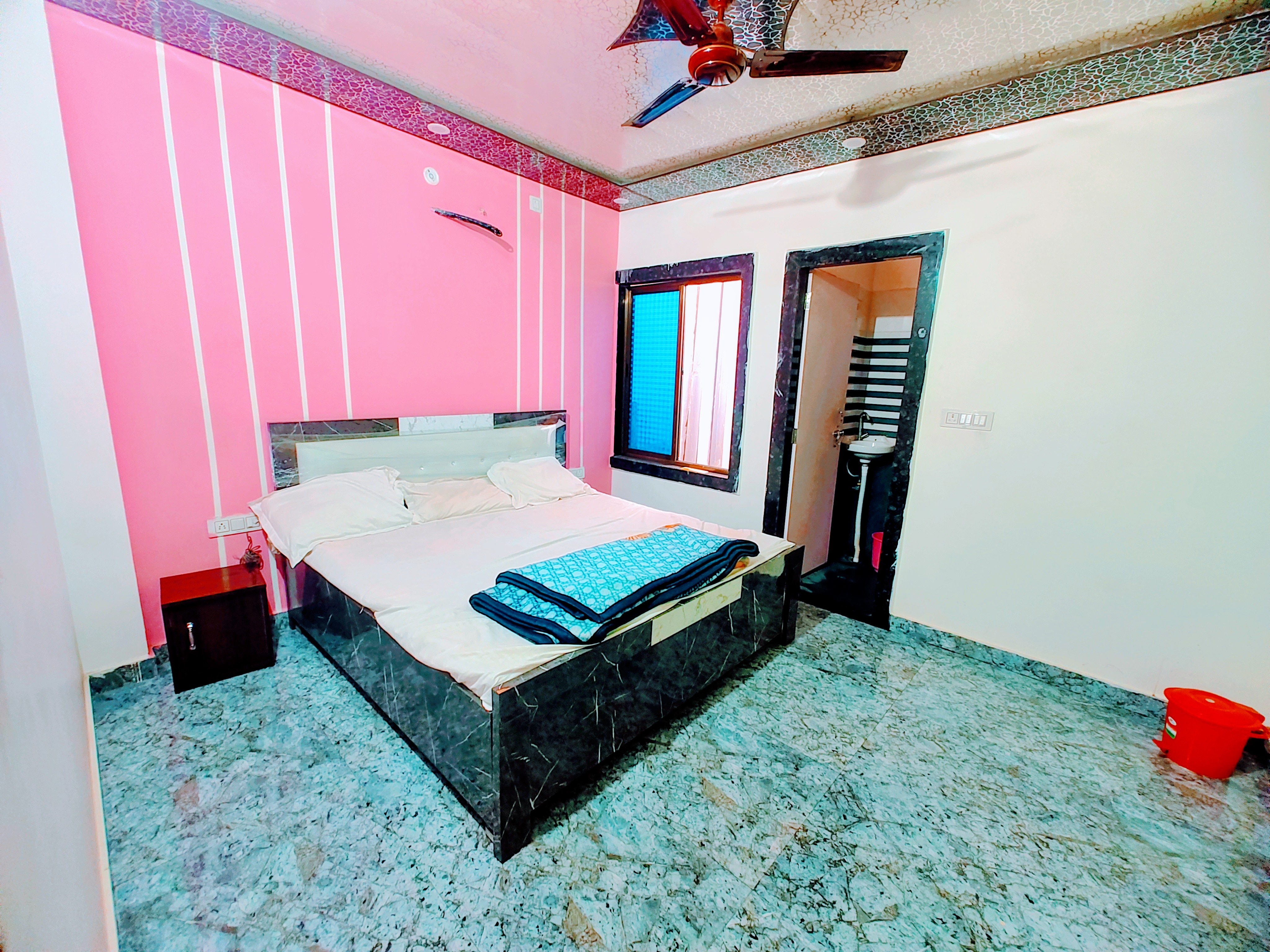 Hotel Shri Raghav Kunj-200 Mtr From Ram Janam Bhumi - Tap to explore photos
