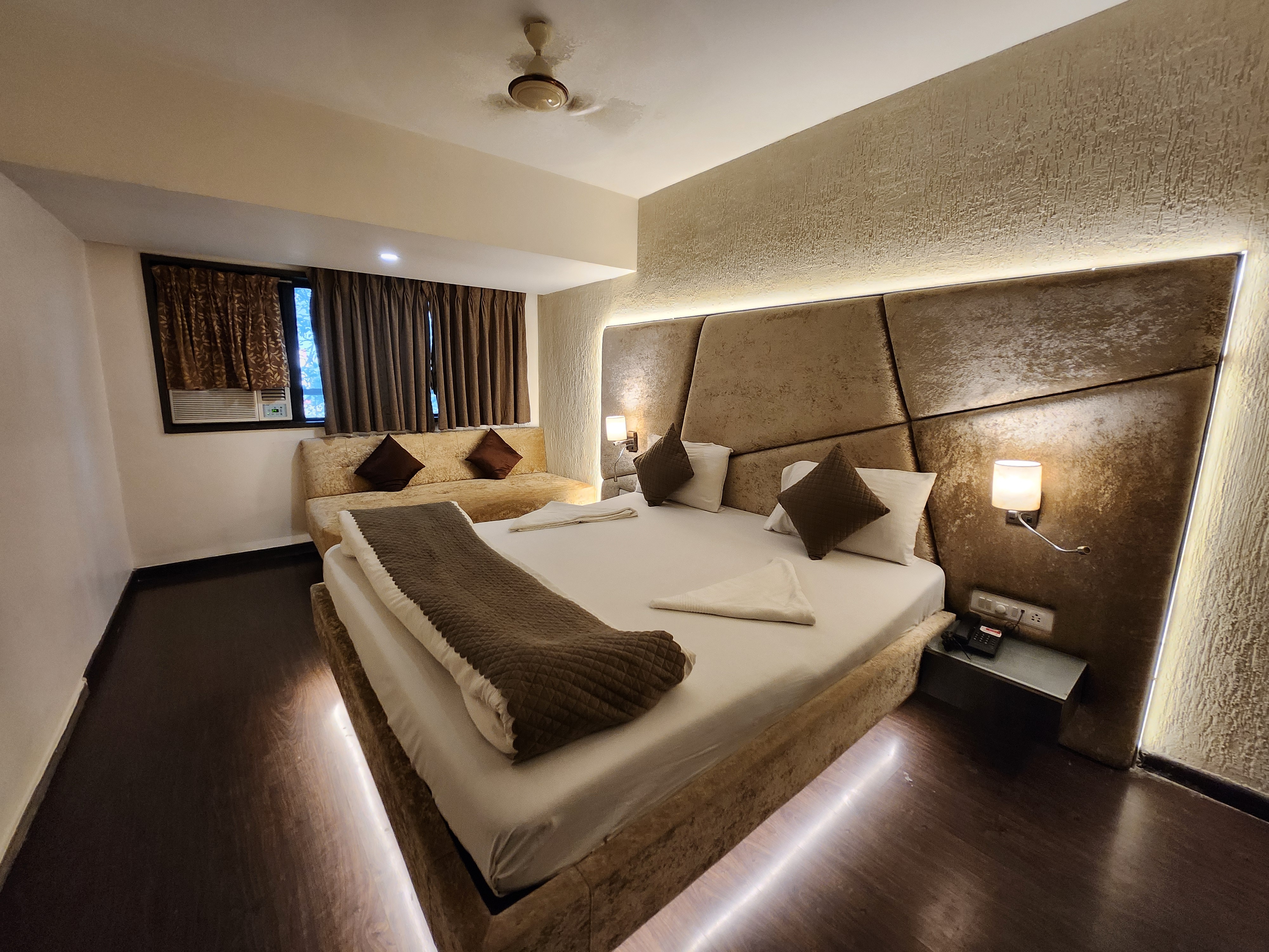 Double Bed Ac Executive 1