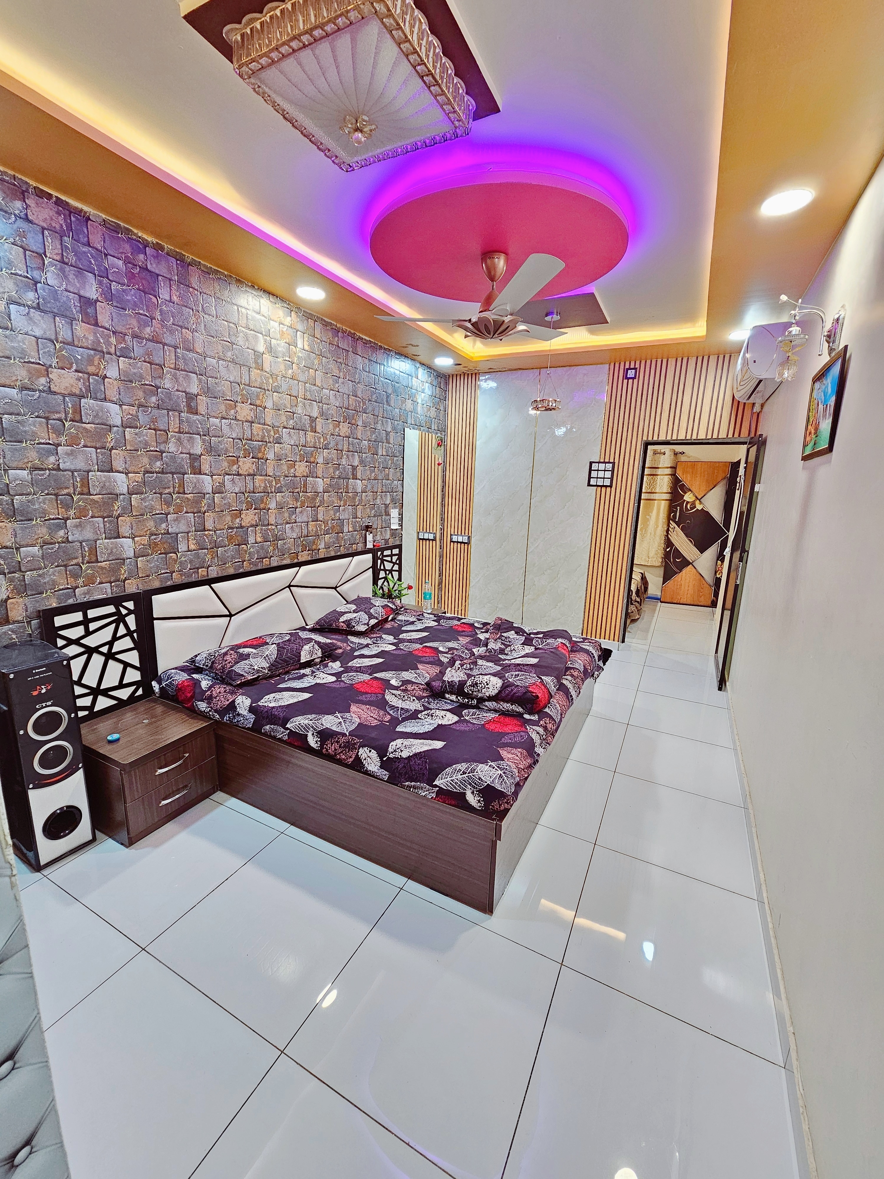 2bhk villa with Jacuzzi bath - Tap to explore photos