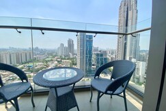 Luxury Skyline Studio Rooftop Pool Balcony, Gurgaon