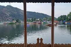 Houseboat little kolhai, Srinagar