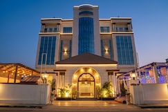 Hotel The Mirage, Raikot