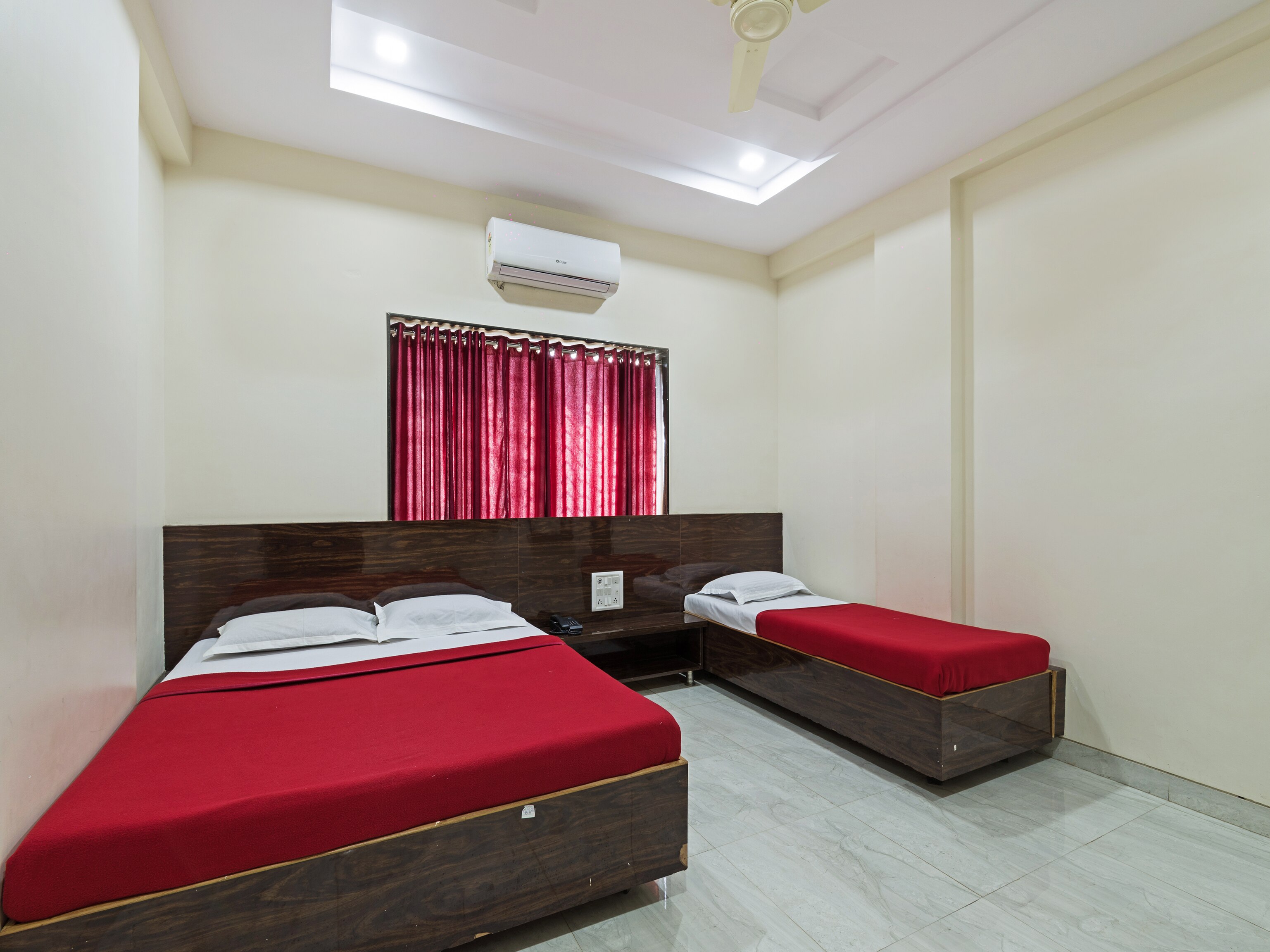HOTEL SAI RAJARAM PALACE 2