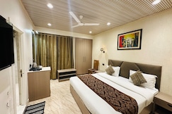 The Gwen Stays | Near Nainital Lake, Nainital