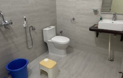 Luxury Twin Bedroom