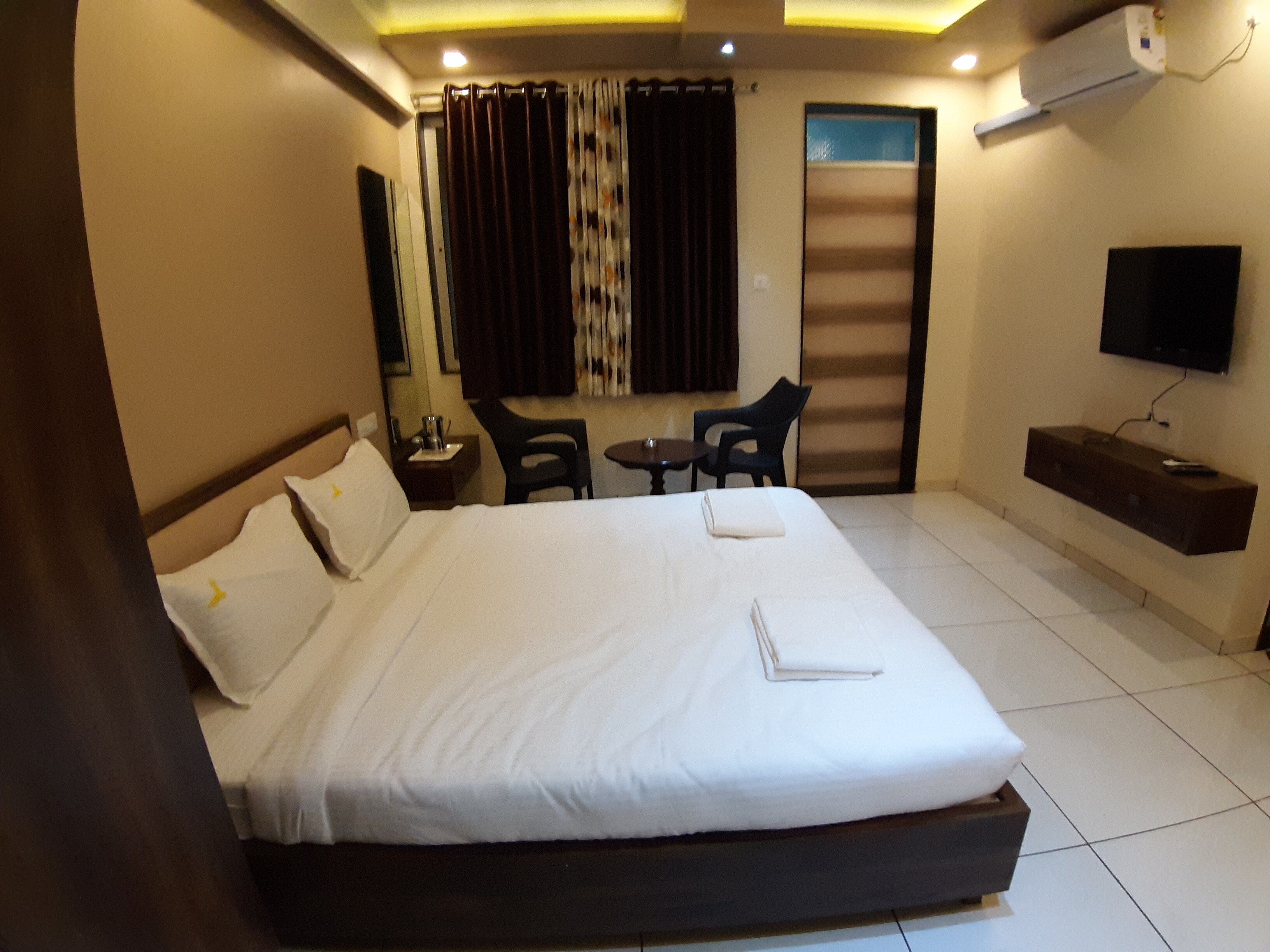 Hotel Golden Eagle Kolhapur Inr 478 Off 1300 Price