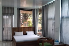 Condo Cottage, Pachmarhi