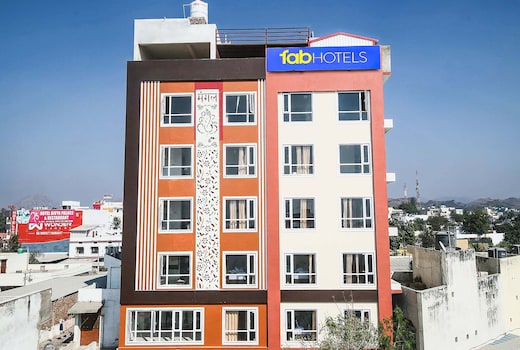FabHotel Prime The Royal Galaxy