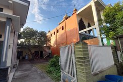 Hotel O Aero Kost Bu Lisa Syariah Near Pasar Tradisional Lawang, Malang