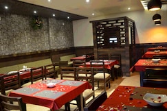 HOT N FAST HOTEL, Suratgarh