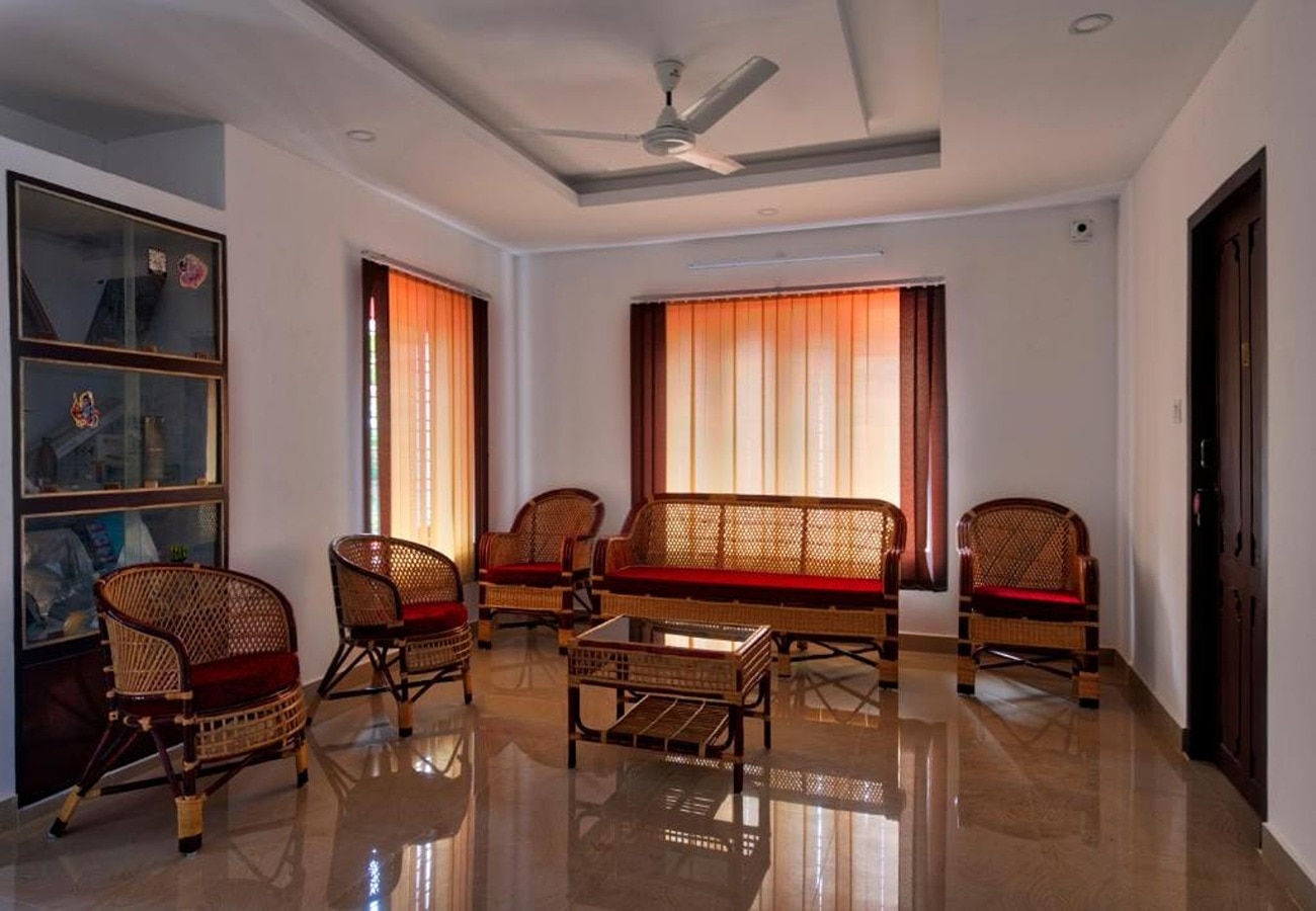 Rams Guest House Near Sree Chithra and RCC - Tap to explore photos