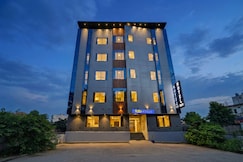 FabHotel Tuesday Suits 121, Noida